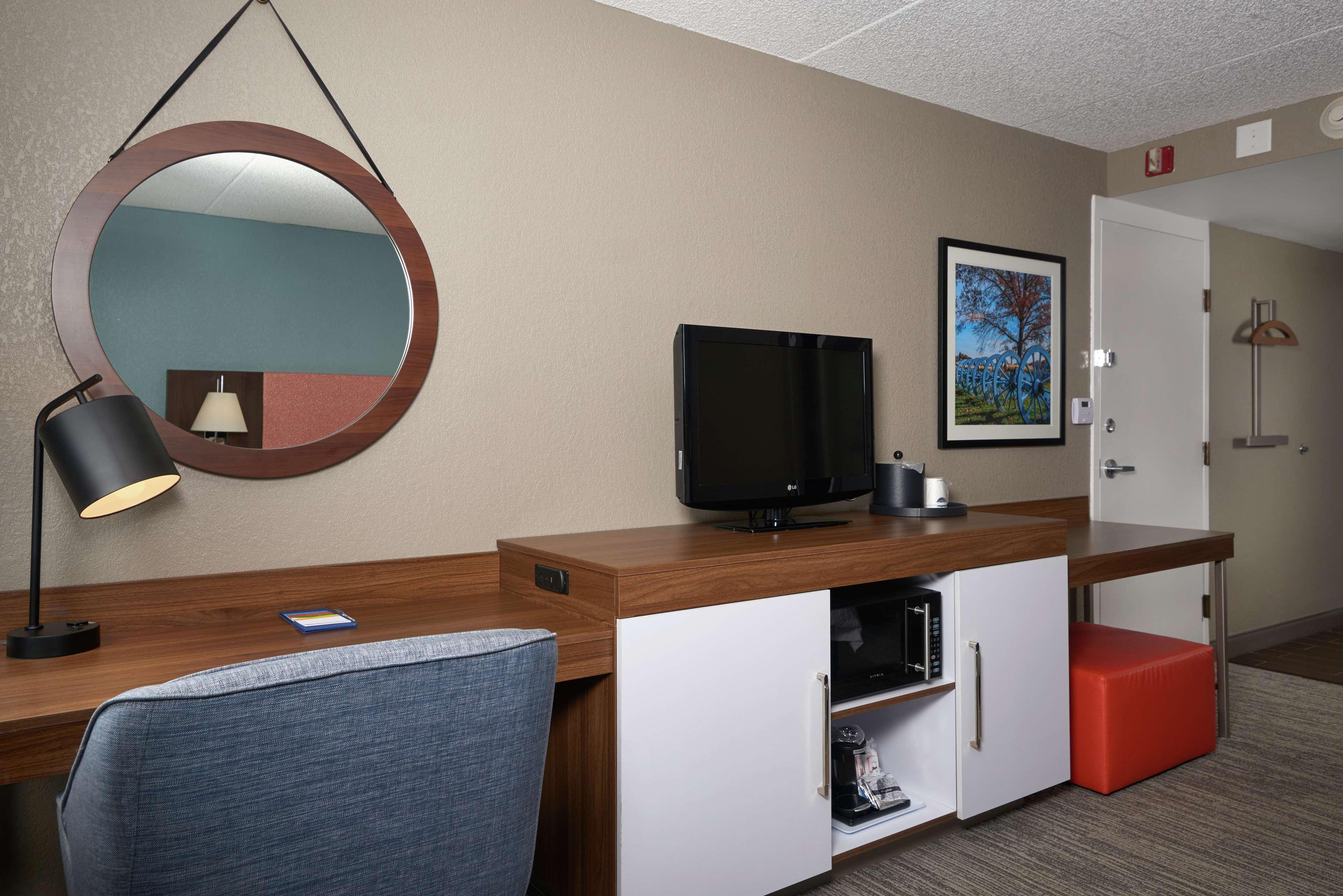 Hampton Inn Хановер Экстерьер фото