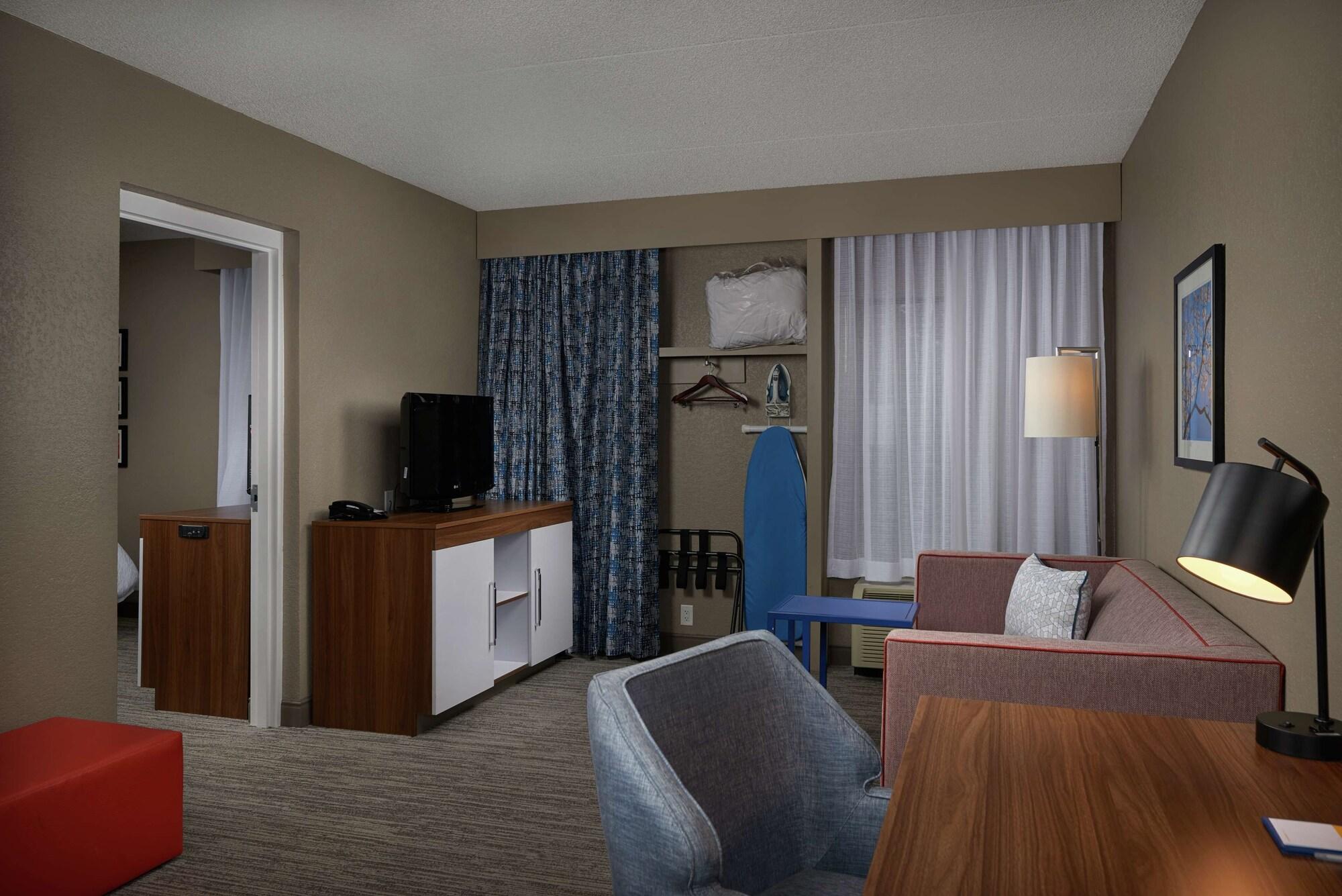 Hampton Inn Хановер Экстерьер фото