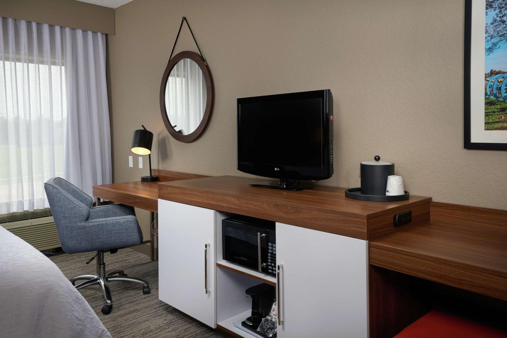 Hampton Inn Хановер Экстерьер фото