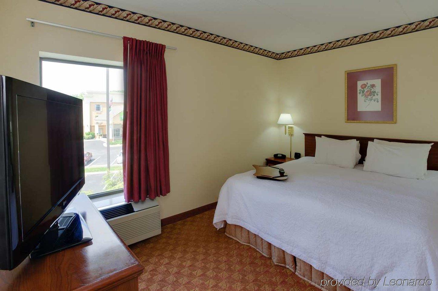 Hampton Inn Хановер Экстерьер фото